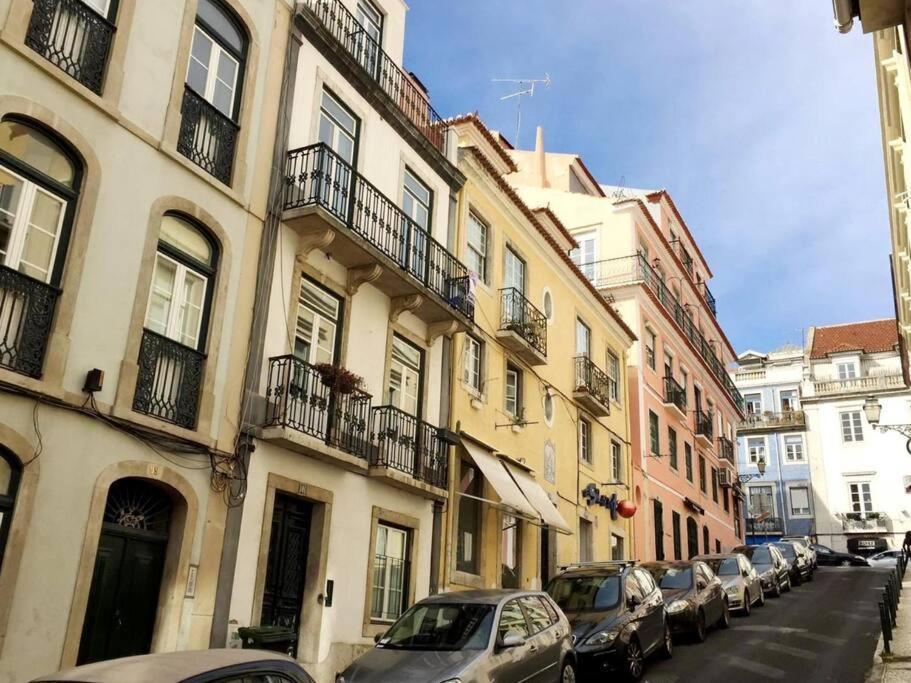 Appartement Sm3 Now With New Ac Rootop Terrace Bright And Cozy Pr Real Br Alto Lissabon